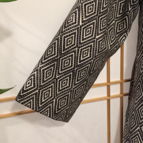 H&M Coat 🤍🖤🤍 - Picture 4 of 6